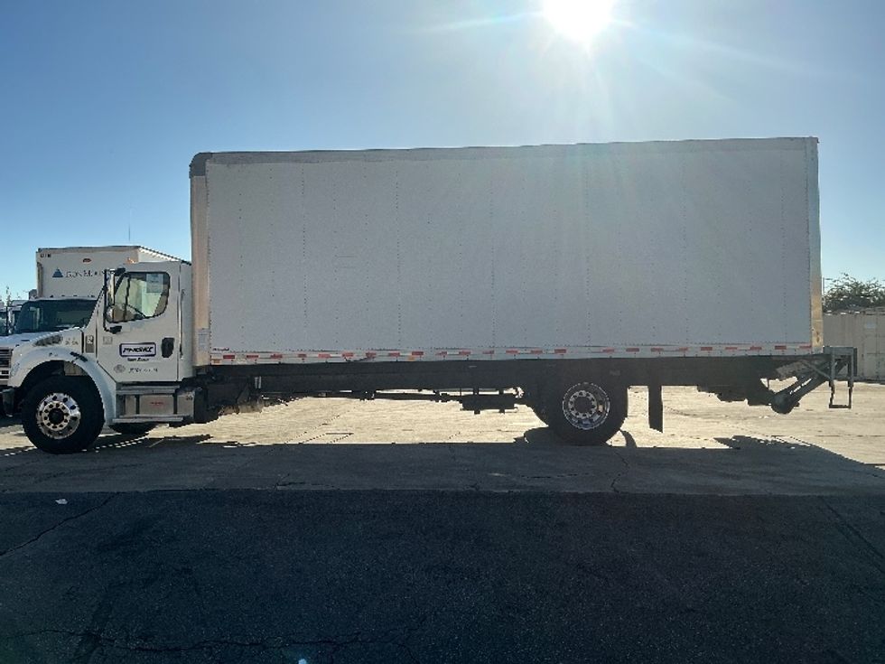 Medium Duty Box Truck-Light and Medium Duty Trucks-Freightliner-2020-M2-Montebello-CA-75,210\n\t\tmiles-$ 71,250 - Image 4