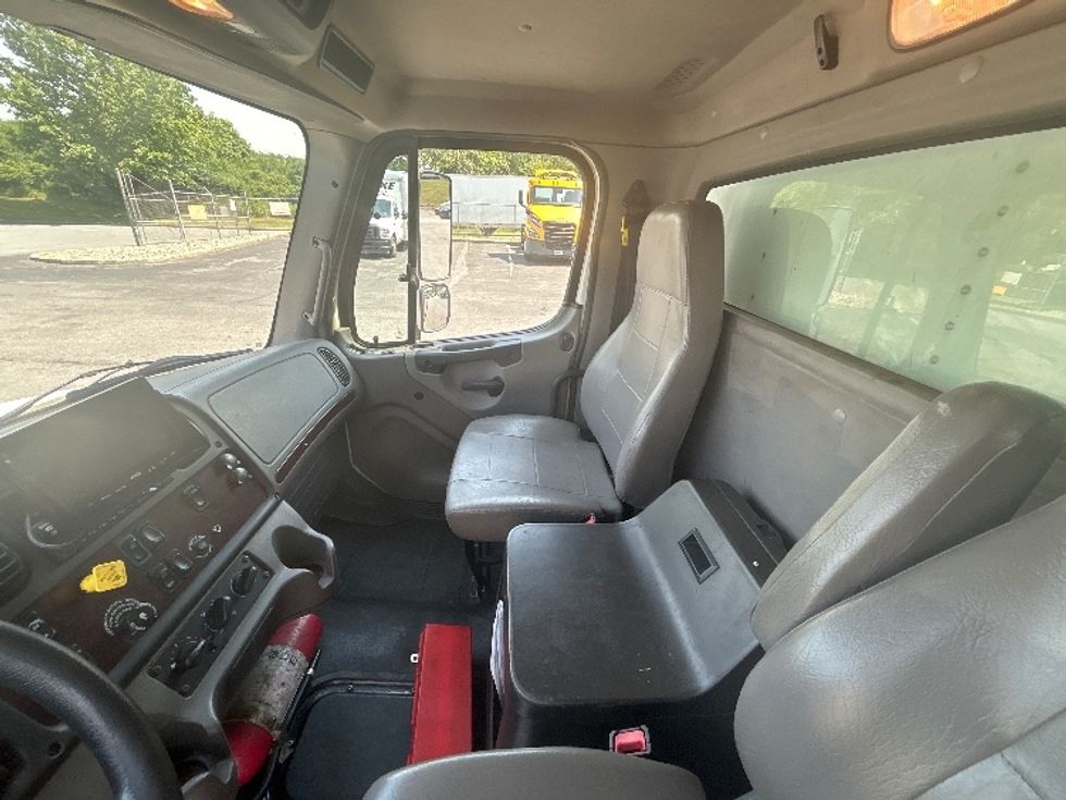 Medium Duty Box Truck-Light and Medium Duty Trucks-Freightliner-2020-M2-Montgomery-NY-276,950\n\t\tmiles-$ 25,500 - Image 19