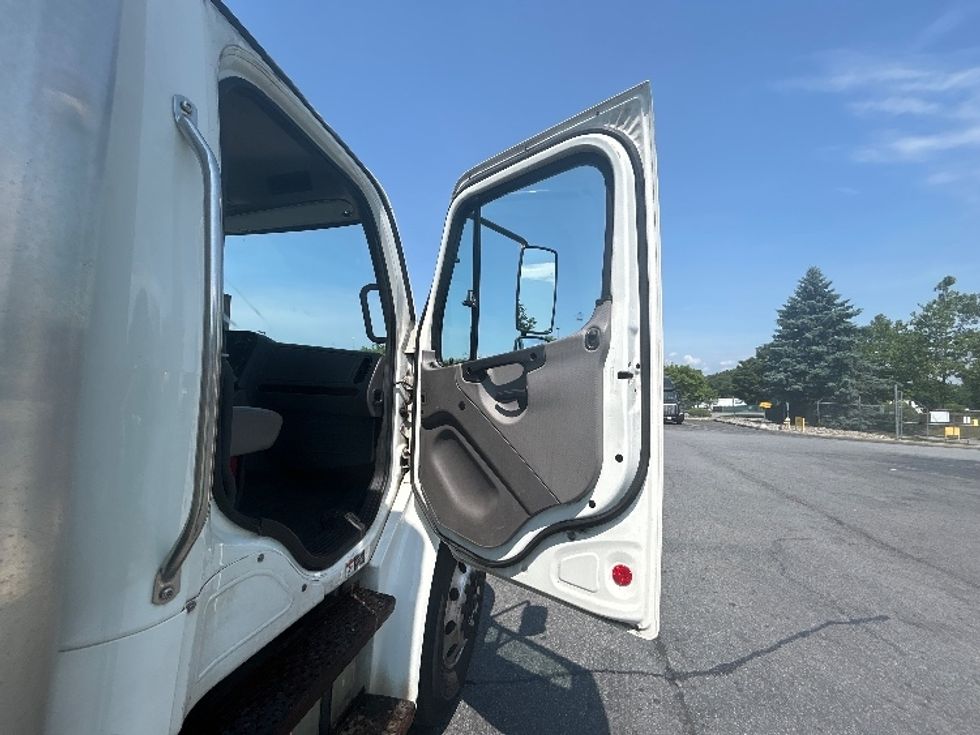 Medium Duty Box Truck-Light and Medium Duty Trucks-Freightliner-2020-M2-Montgomery-NY-276,950\n\t\tmiles-$ 25,500 - Image 20