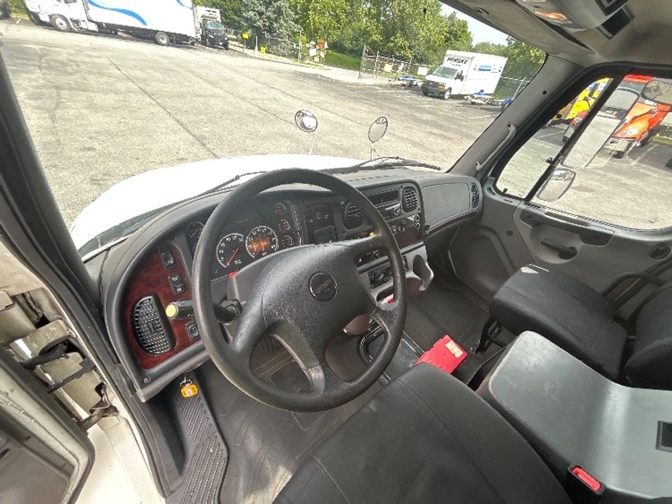 Medium Duty Box Truck-Light and Medium Duty Trucks-Freightliner-2020-M2-Montgomery-NY-290,365\n\t\tmiles-$ 22,750 - Image 17
