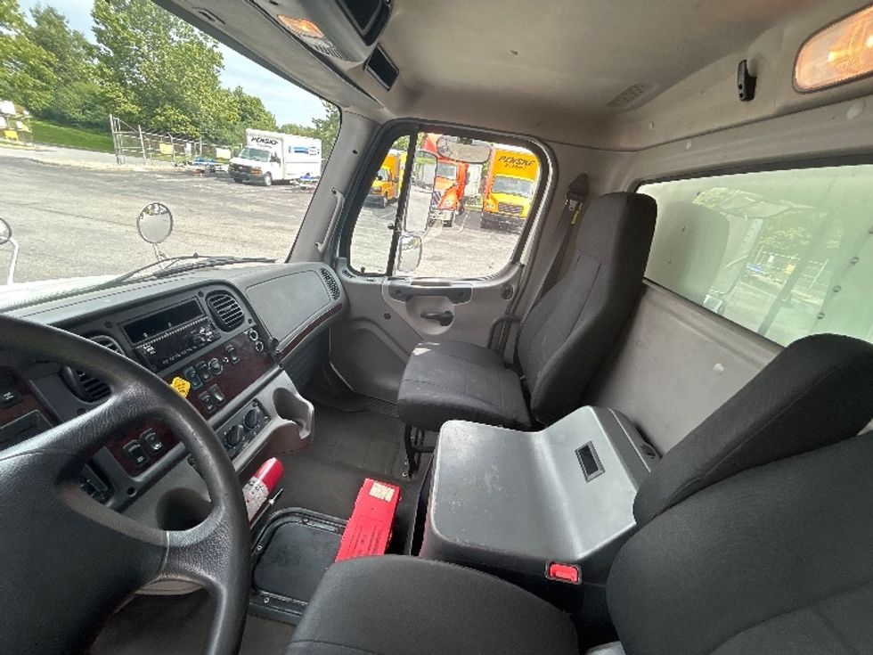 Medium Duty Box Truck-Light and Medium Duty Trucks-Freightliner-2020-M2-Montgomery-NY-290,365\n\t\tmiles-$ 22,750 - Image 19