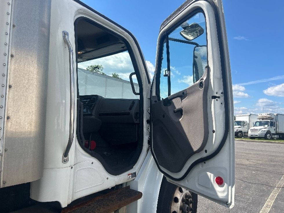 Medium Duty Box Truck-Light and Medium Duty Trucks-Freightliner-2020-M2-Montgomery-NY-298,115\n\t\tmiles-$ 23,750 - Image 20