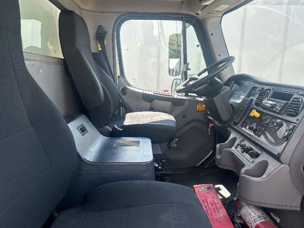 Medium Duty Box Truck-Light and Medium Duty Trucks-Freightliner-2020-M2-Montgomery-NY-298,115\n\t\tmiles-$ 23,750 - Image 22