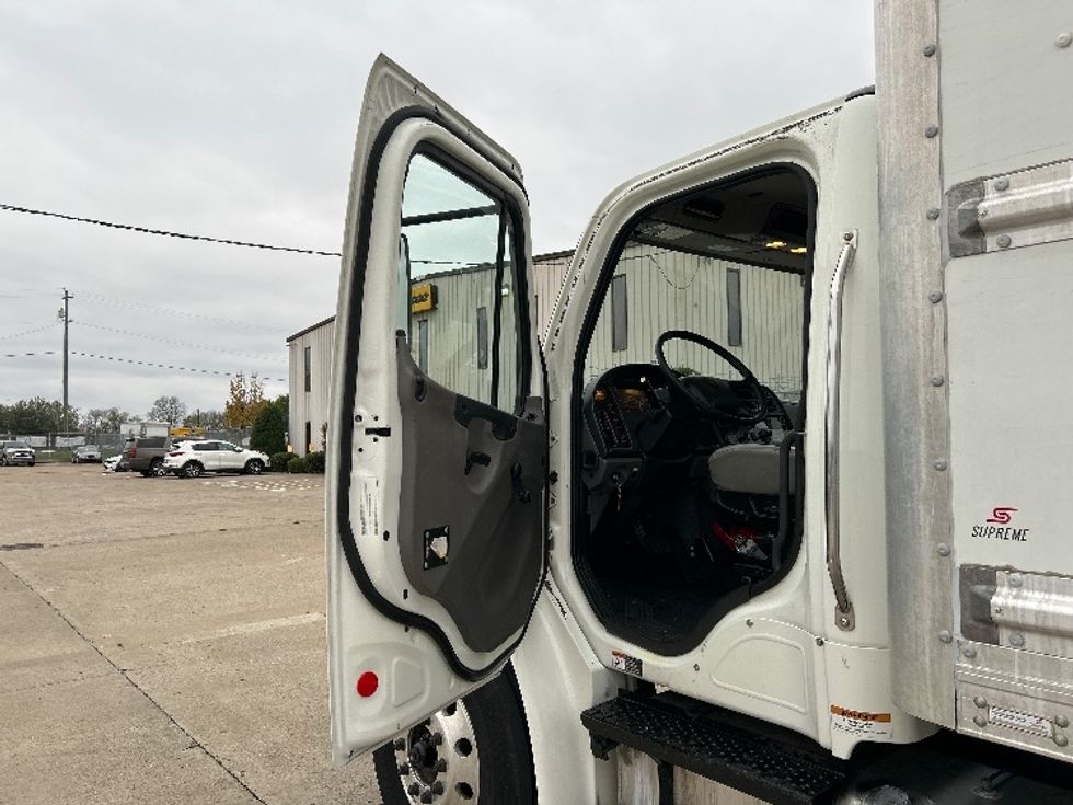 Medium Duty Box Truck-Light and Medium Duty Trucks-Freightliner-2020-M2-Mount Juliet-TN-233,066\n\t\tmiles-$ 54,250 - Image 16