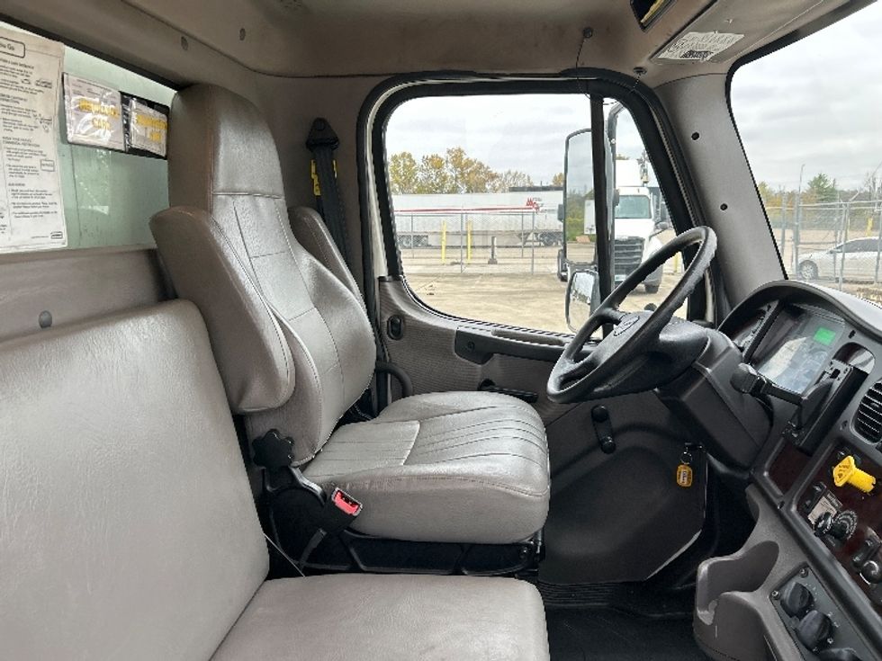 Medium Duty Box Truck-Light and Medium Duty Trucks-Freightliner-2020-M2-Mount Juliet-TN-233,066\n\t\tmiles-$ 54,250 - Image 22