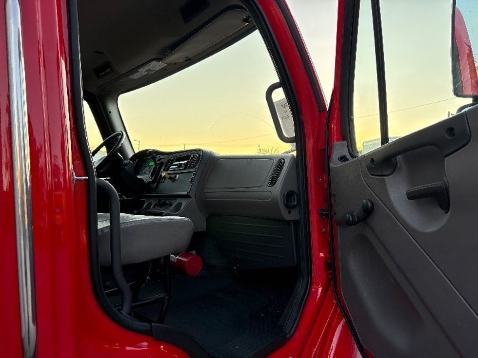 Medium Duty Box Truck-Light and Medium Duty Trucks-Freightliner-2020-M2-Nashville (Mount Juliet)-TN-313,776\n\t\tmiles-$ 31,500 - Image 19