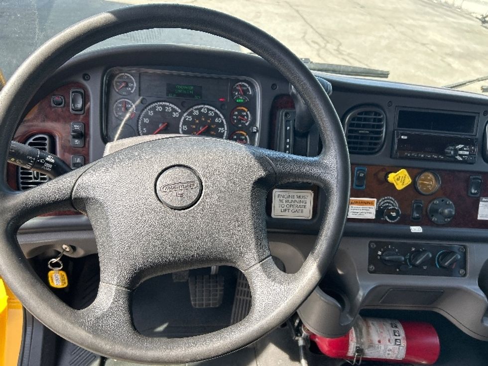 Medium Duty Box Truck-Light and Medium Duty Trucks-Freightliner-2020-M2-New Bedford-MA-180,132\n\t\tmiles-$ 45,250 - Image 18