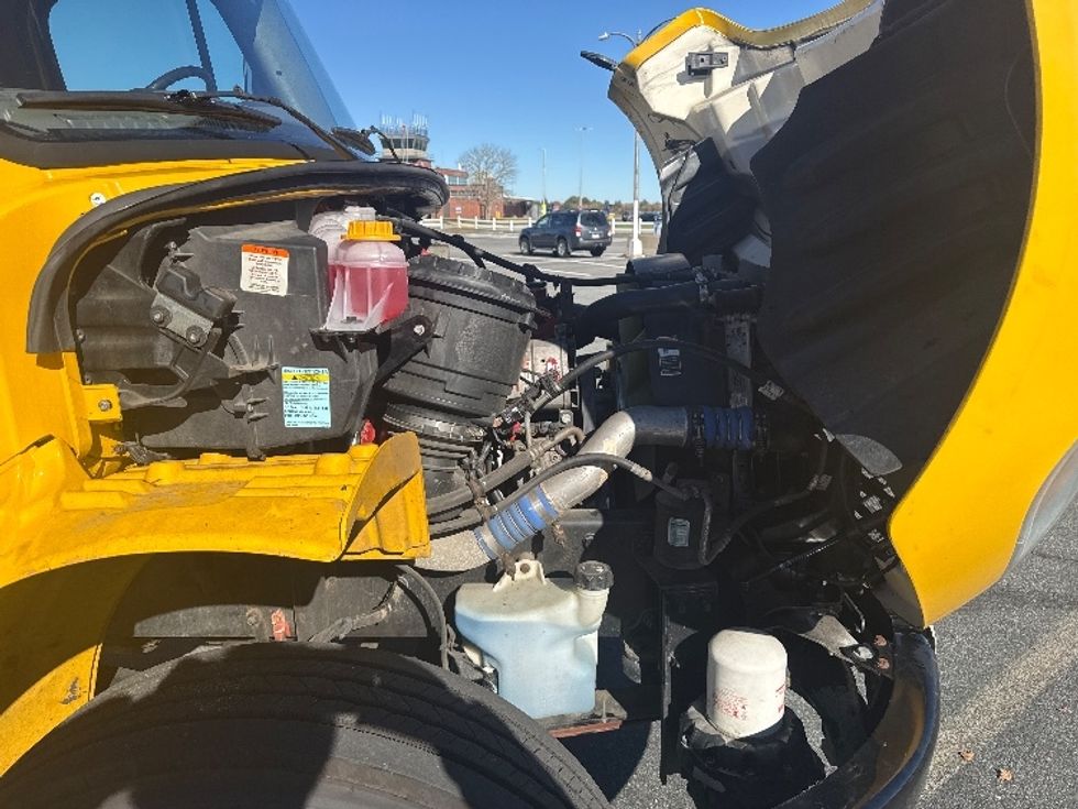 Medium Duty Box Truck-Light and Medium Duty Trucks-Freightliner-2020-M2-New Bedford-MA-187,342\n\t\tmiles-$ 35,750 - Image 23