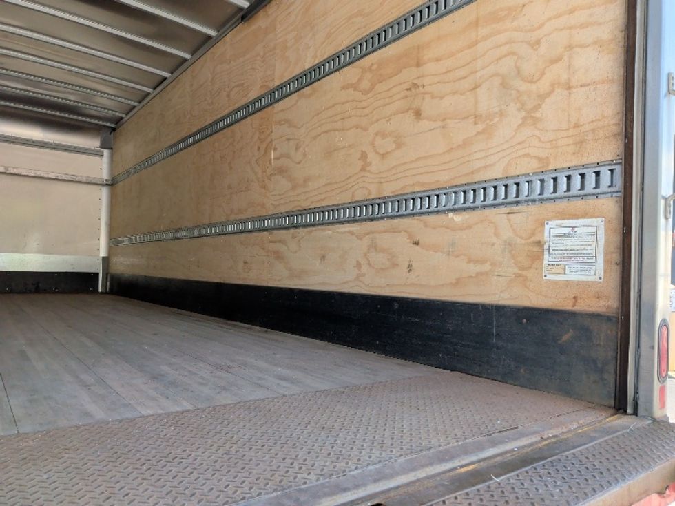 Medium Duty Box Truck-Light and Medium Duty Trucks-Freightliner-2020-M2-New Bedford-MA-258,513\n\t\tmiles-$ 41,250 - Image 12