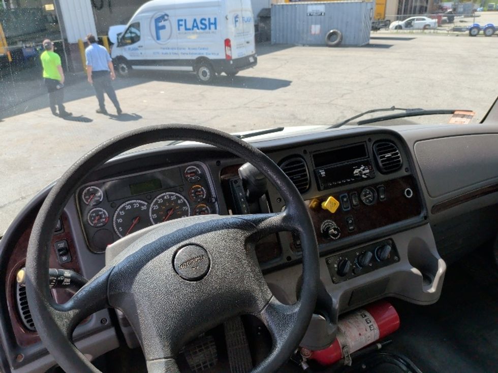 Medium Duty Box Truck-Light and Medium Duty Trucks-Freightliner-2020-M2-New Bedford-MA-258,513\n\t\tmiles-$ 41,250 - Image 18