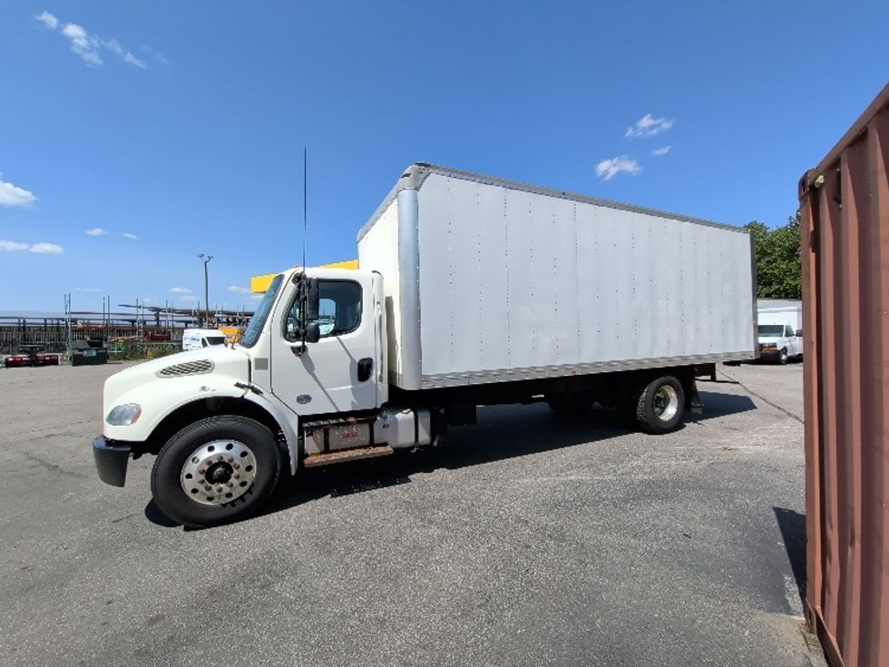 Medium Duty Box Truck-Light and Medium Duty Trucks-Freightliner-2020-M2-New Bedford-MA-258,513\n\t\tmiles-$ 41,250 - Image 4