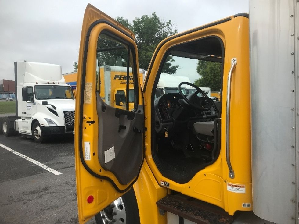 Medium Duty Box Truck-Light and Medium Duty Trucks-Freightliner-2020-M2-New Castle-DE-144,951\n\t\tmiles-$ 55,250 - Image 16