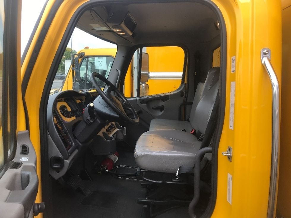 Medium Duty Box Truck-Light and Medium Duty Trucks-Freightliner-2020-M2-New Castle-DE-144,951\n\t\tmiles-$ 55,250 - Image 19