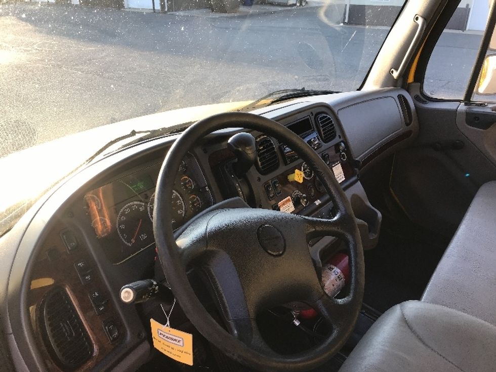 Medium Duty Box Truck-Light and Medium Duty Trucks-Freightliner-2020-M2-New Castle-DE-224,651\n\t\tmiles-$ 41,750 - Image 17