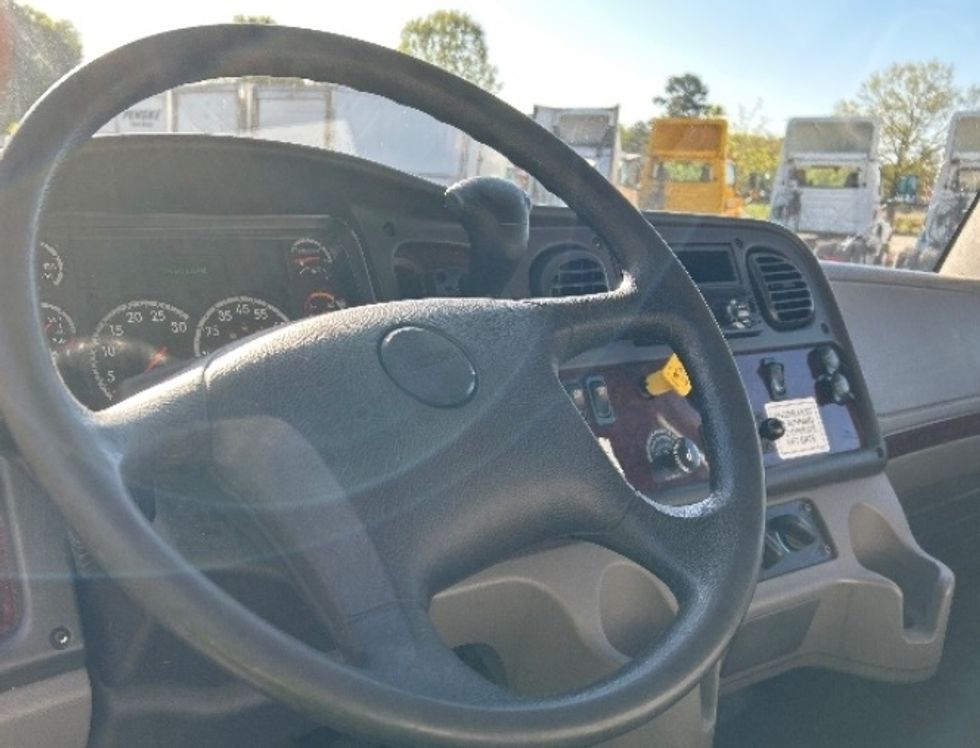 Medium Duty Box Truck-Light and Medium Duty Trucks-Freightliner-2020-M2-Newport News-VA-135,971\n\t\tmiles-$ 60,750 - Image 18