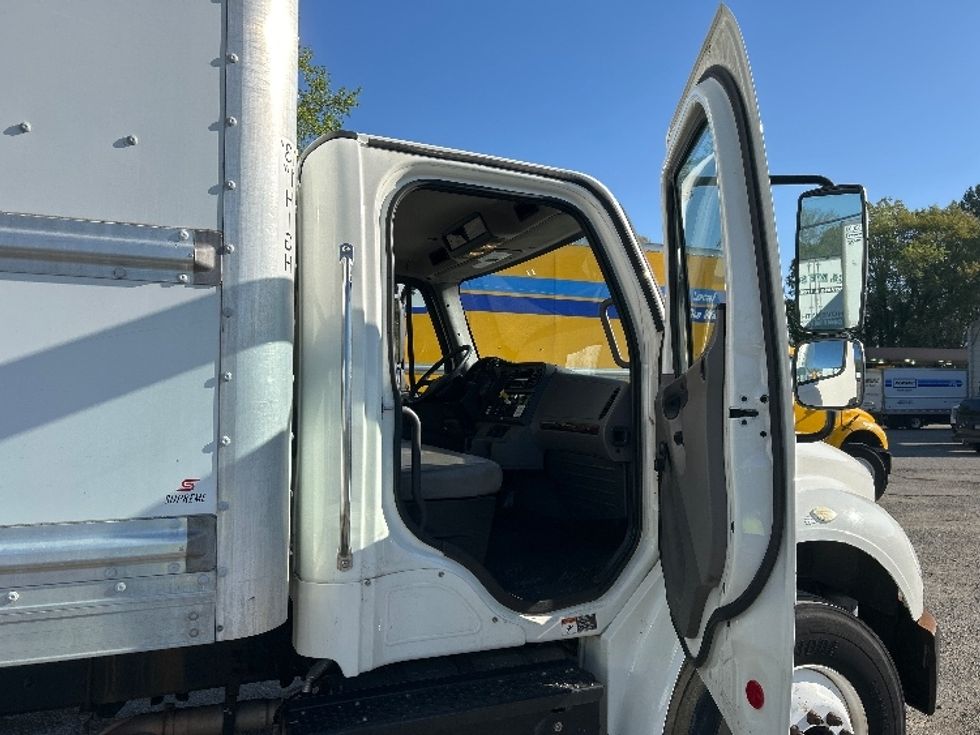 Medium Duty Box Truck-Light and Medium Duty Trucks-Freightliner-2020-M2-Newport News-VA-135,971\n\t\tmiles-$ 60,750 - Image 20