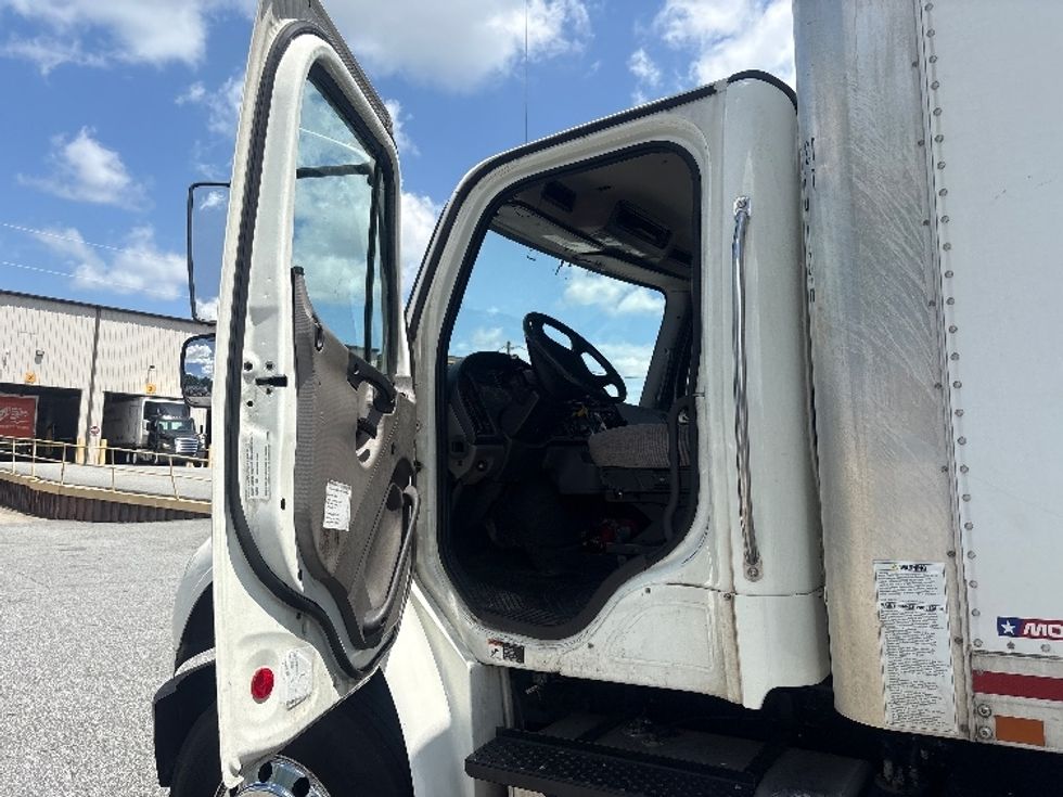Medium Duty Box Truck-Light and Medium Duty Trucks-Freightliner-2020-M2-Norcross-GA-205,941\n\t\tmiles-$ 60,500 - Image 16