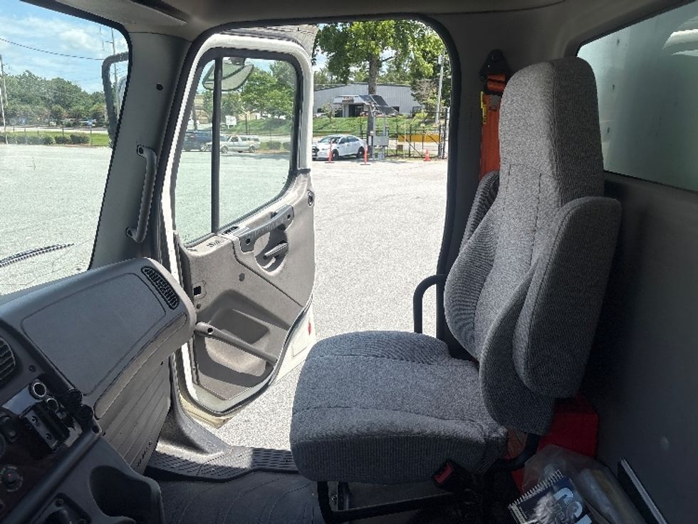Medium Duty Box Truck-Light and Medium Duty Trucks-Freightliner-2020-M2-Norcross-GA-205,941\n\t\tmiles-$ 60,500 - Image 19