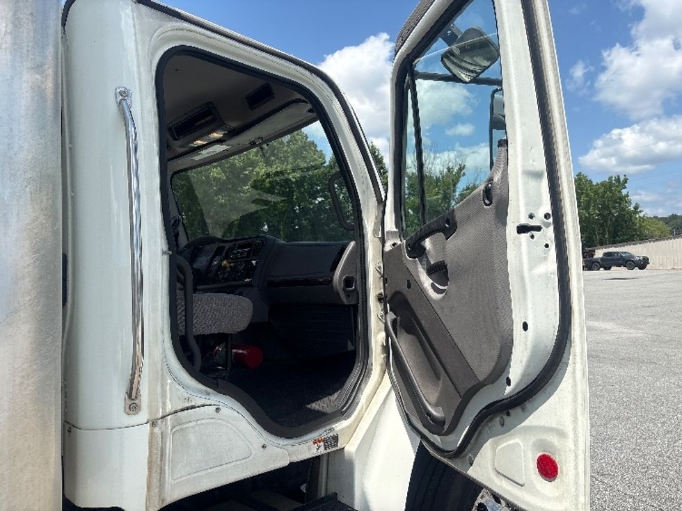 Medium Duty Box Truck-Light and Medium Duty Trucks-Freightliner-2020-M2-Norcross-GA-205,941\n\t\tmiles-$ 60,500 - Image 20
