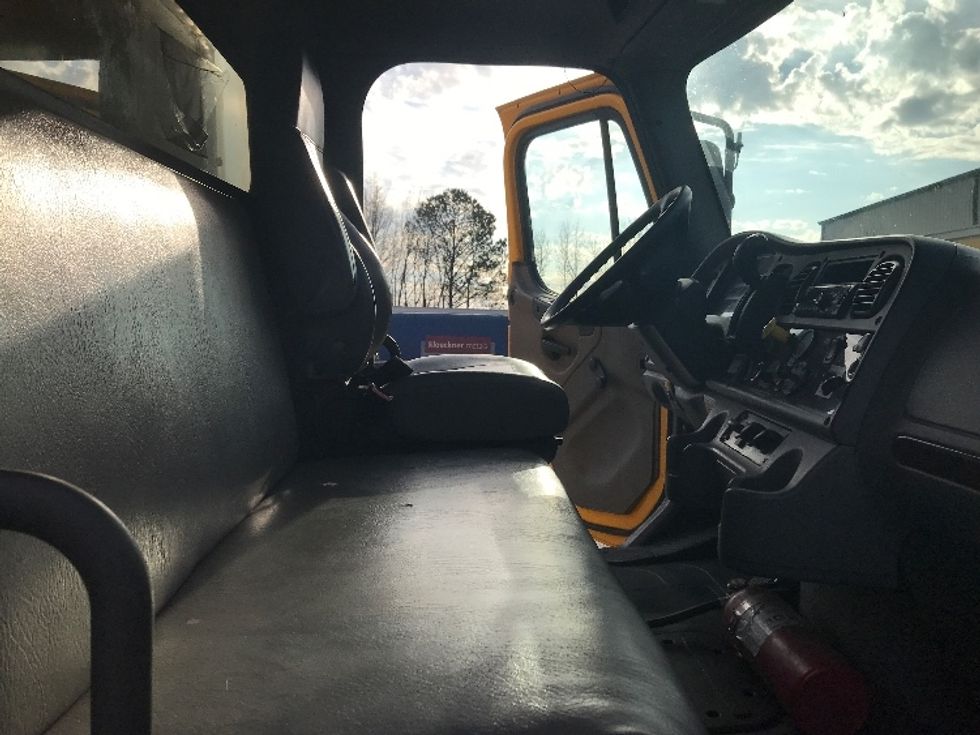 Medium Duty Box Truck-Light and Medium Duty Trucks-Freightliner-2020-M2-Norcross-GA-212,668\n\t\tmiles-$ 47,750 - Image 20