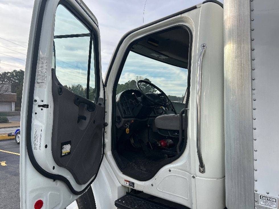 Medium Duty Box Truck-Light and Medium Duty Trucks-Freightliner-2020-M2-Norcross-GA-98,585\n\t\tmiles-$ 70,500 - Image 16
