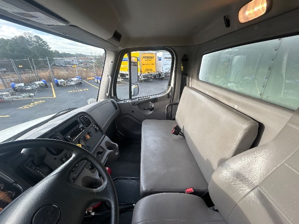 Medium Duty Box Truck-Light and Medium Duty Trucks-Freightliner-2020-M2-Norcross-GA-98,585\n\t\tmiles-$ 70,500 - Image 19