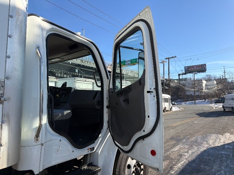 Medium Duty Box Truck-Light and Medium Duty Trucks-Freightliner-2020-M2-North Bergen-NJ-252,075\n\t\tmiles-$ 38,750 - Image 20