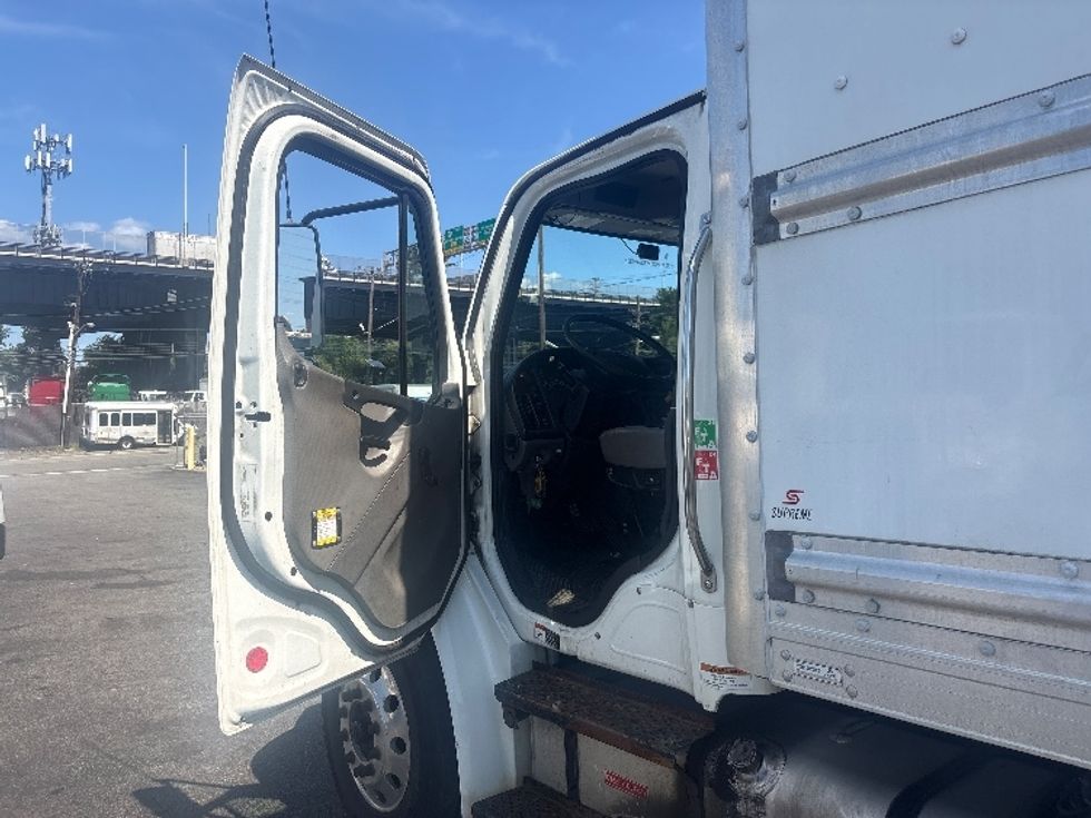 Medium Duty Box Truck-Light and Medium Duty Trucks-Freightliner-2020-M2-North Bergen-NJ-69,708\n\t\tmiles-$ 72,000 - Image 16