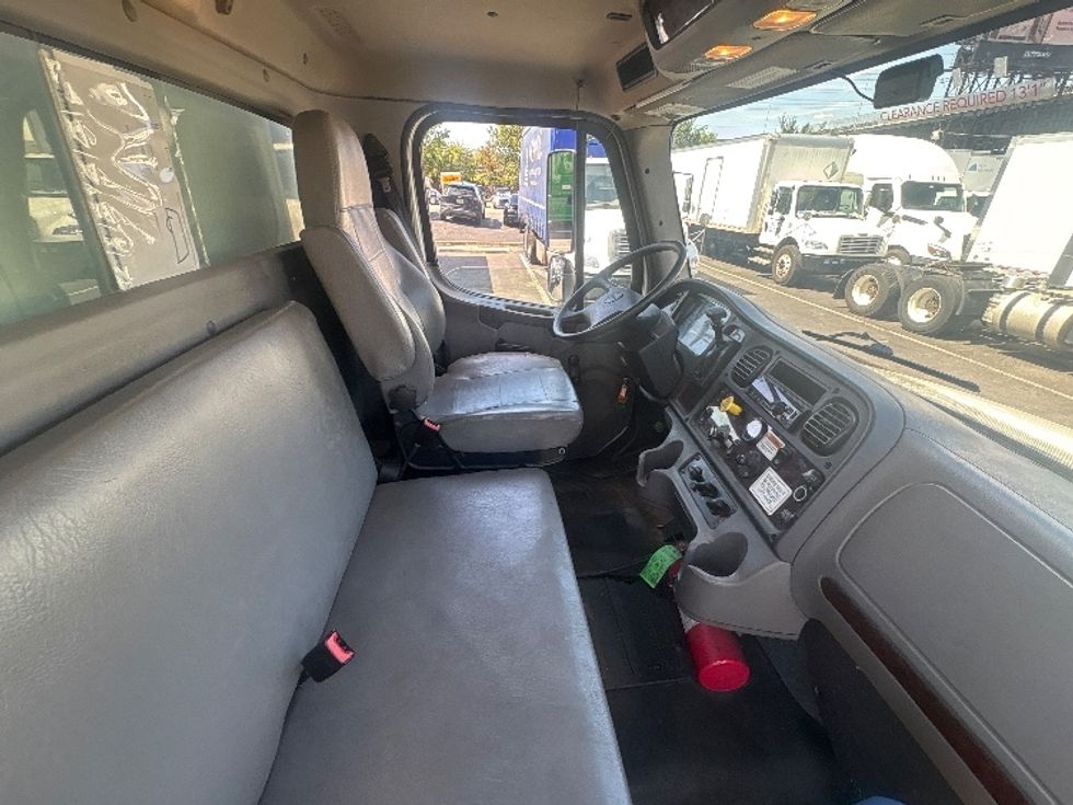 Medium Duty Box Truck-Light and Medium Duty Trucks-Freightliner-2020-M2-North Bergen-NJ-69,708\n\t\tmiles-$ 72,000 - Image 22