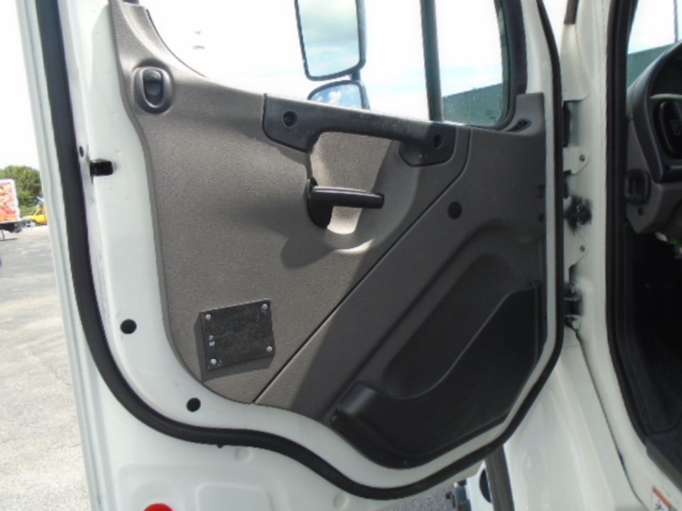 Medium Duty Box Truck-Light and Medium Duty Trucks-Freightliner-2020-M2-North Liberty-IA-42,098\n\t\tmiles-$ 69,500 - Image 14