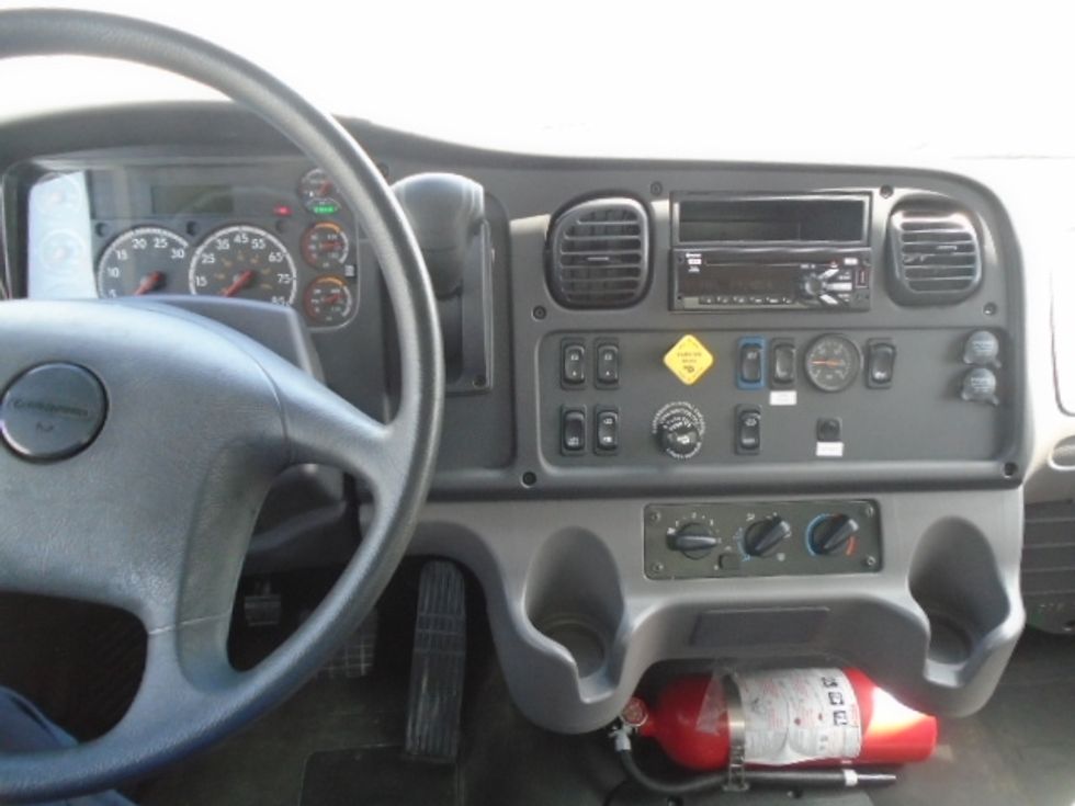 Medium Duty Box Truck-Light and Medium Duty Trucks-Freightliner-2020-M2-North Liberty-IA-42,098\n\t\tmiles-$ 69,500 - Image 16