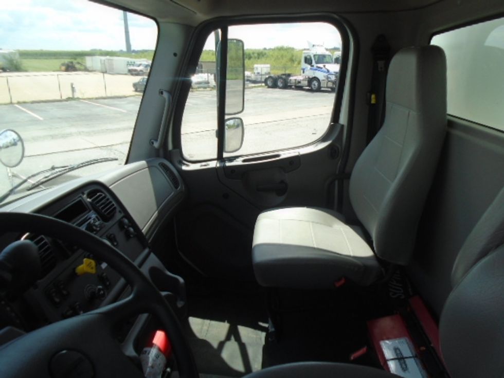 Medium Duty Box Truck-Light and Medium Duty Trucks-Freightliner-2020-M2-North Liberty-IA-42,098\n\t\tmiles-$ 69,500 - Image 17