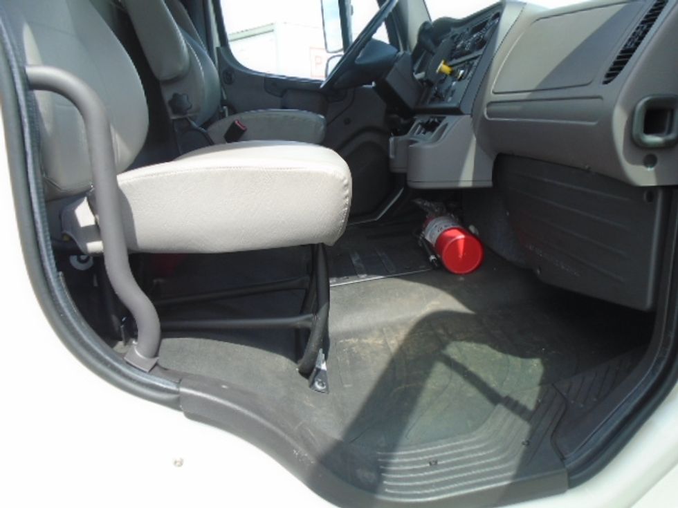 Medium Duty Box Truck-Light and Medium Duty Trucks-Freightliner-2020-M2-North Liberty-IA-42,098\n\t\tmiles-$ 69,500 - Image 20