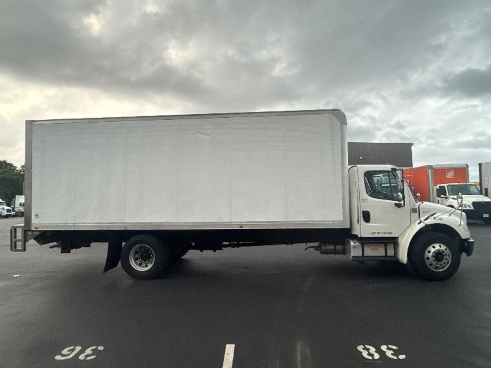 Medium Duty Box Truck-Light and Medium Duty Trucks-Freightliner-2020-M2-Norton-MA-205,519\n\t\tmiles-$ 44,250 - Image 15