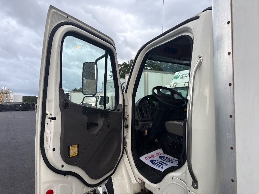 Medium Duty Box Truck-Light and Medium Duty Trucks-Freightliner-2020-M2-Norton-MA-205,519\n\t\tmiles-$ 44,250 - Image 16