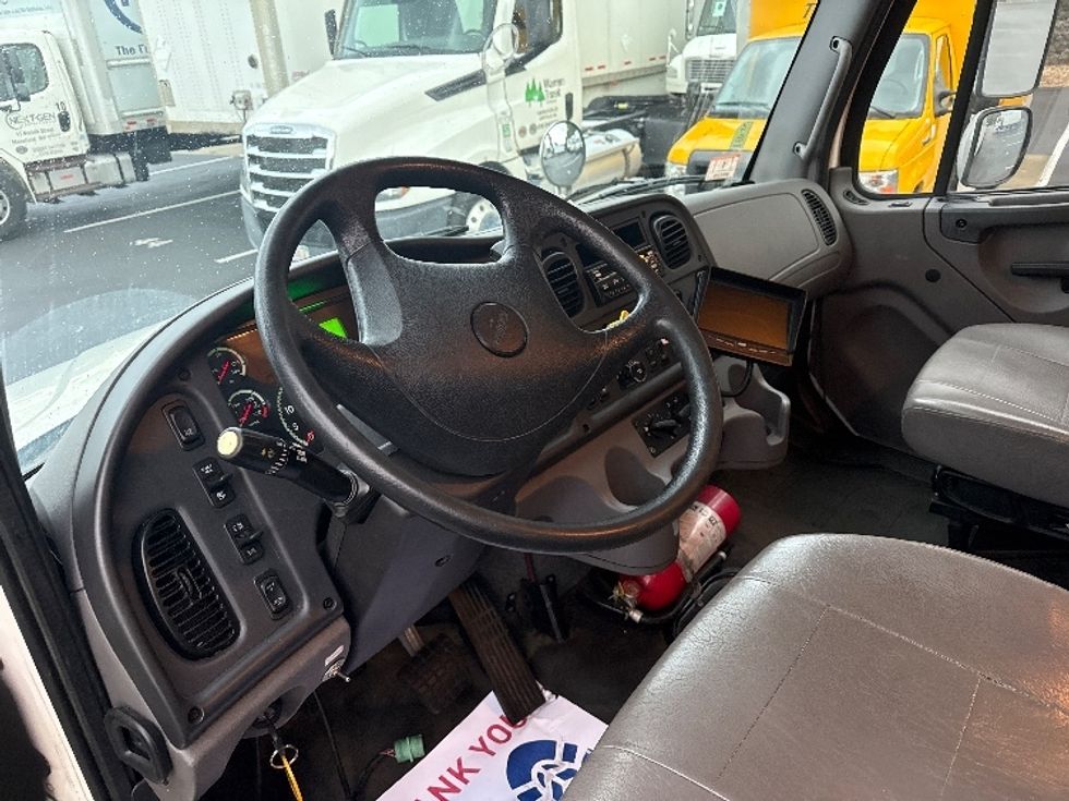 Medium Duty Box Truck-Light and Medium Duty Trucks-Freightliner-2020-M2-Norton-MA-205,519\n\t\tmiles-$ 44,250 - Image 17