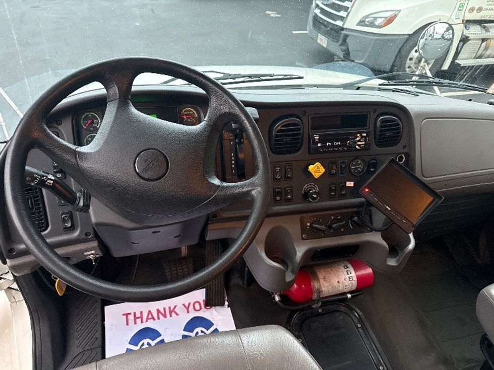 Medium Duty Box Truck-Light and Medium Duty Trucks-Freightliner-2020-M2-Norton-MA-205,519\n\t\tmiles-$ 44,250 - Image 18