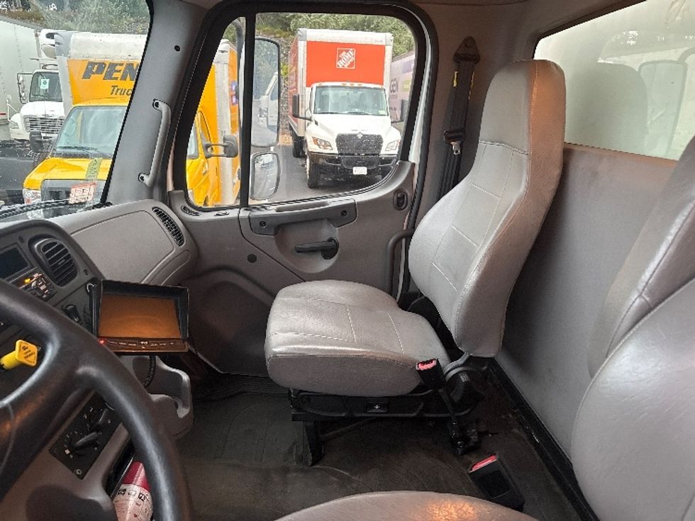 Medium Duty Box Truck-Light and Medium Duty Trucks-Freightliner-2020-M2-Norton-MA-205,519\n\t\tmiles-$ 44,250 - Image 19