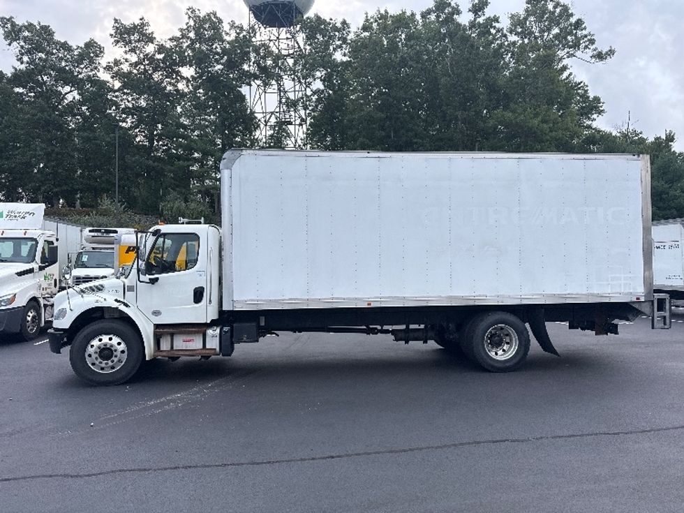 Medium Duty Box Truck-Light and Medium Duty Trucks-Freightliner-2020-M2-Norton-MA-205,519\n\t\tmiles-$ 44,250 - Image 4