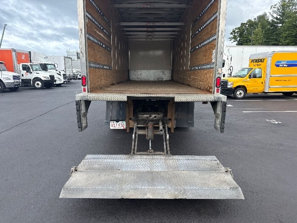 Medium Duty Box Truck-Light and Medium Duty Trucks-Freightliner-2020-M2-Norton-MA-205,519\n\t\tmiles-$ 44,250 - Image 9