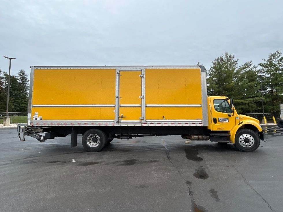 Medium Duty Box Truck-Light and Medium Duty Trucks-Freightliner-2020-M2-Norton-MA-267,125\n\t\tmiles-$ 34,750 - Image 15