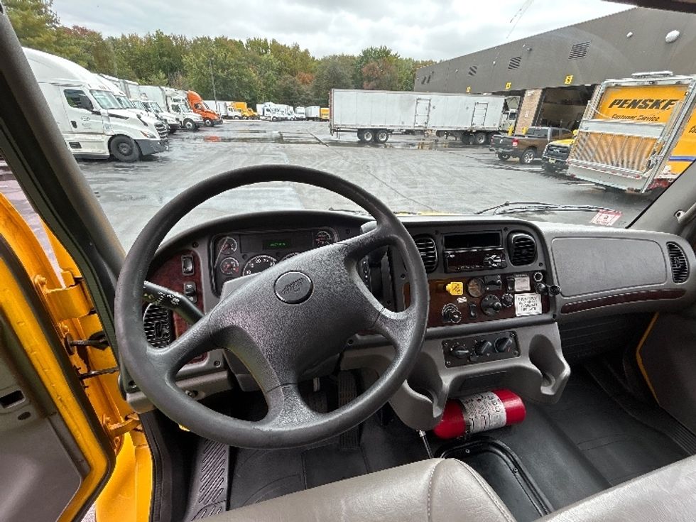 Medium Duty Box Truck-Light and Medium Duty Trucks-Freightliner-2020-M2-Norton-MA-267,125\n\t\tmiles-$ 34,750 - Image 18