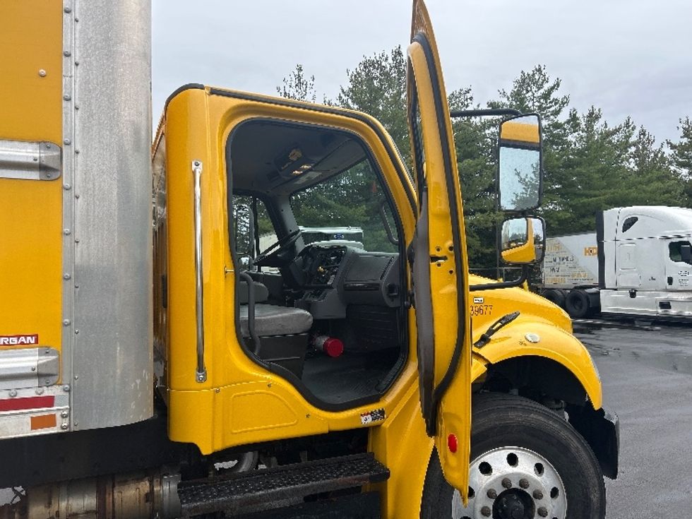 Medium Duty Box Truck-Light and Medium Duty Trucks-Freightliner-2020-M2-Norton-MA-267,125\n\t\tmiles-$ 34,750 - Image 20