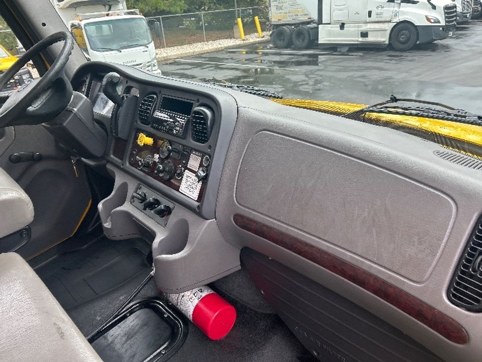 Medium Duty Box Truck-Light and Medium Duty Trucks-Freightliner-2020-M2-Norton-MA-267,125\n\t\tmiles-$ 34,750 - Image 21