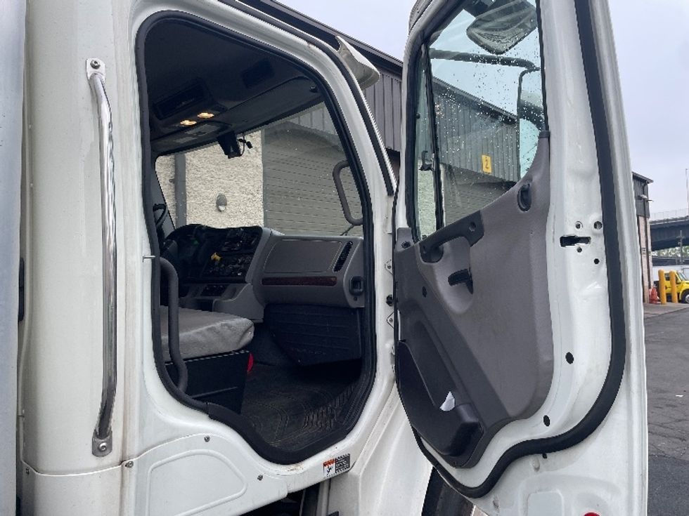 Medium Duty Box Truck-Light and Medium Duty Trucks-Freightliner-2020-M2-Obetz-OH-135,554\n\t\tmiles-$ 63,000 - Image 20