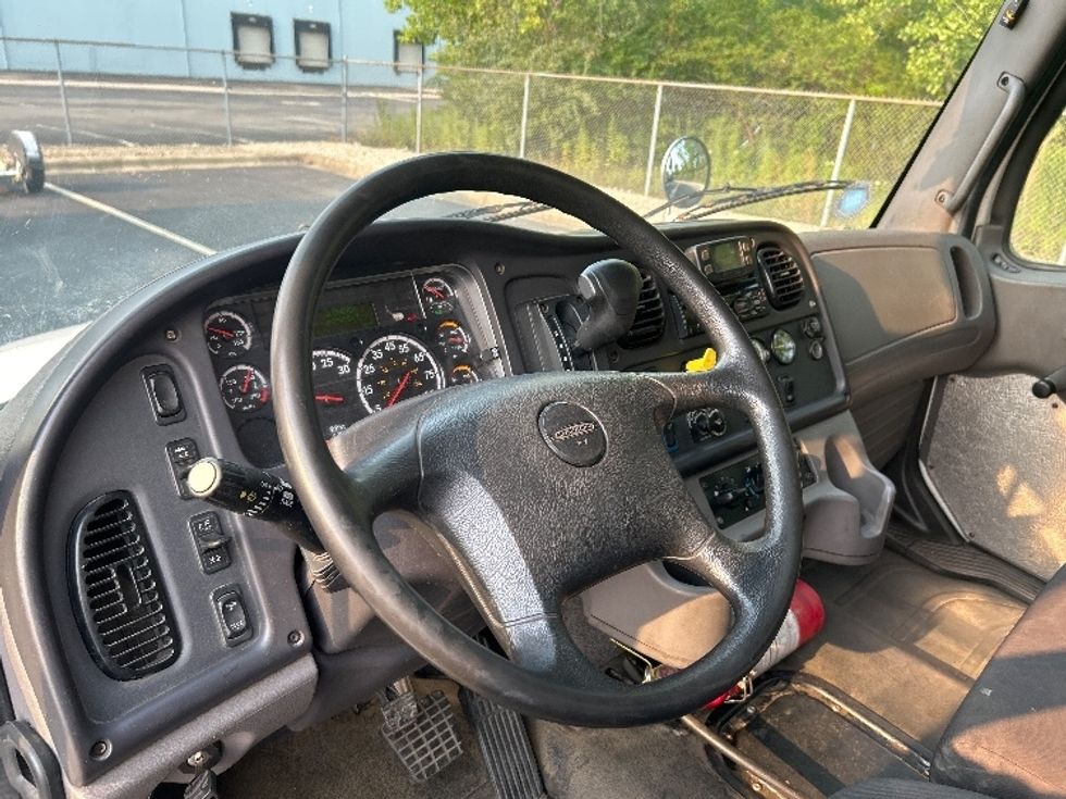 Medium Duty Box Truck-Light and Medium Duty Trucks-Freightliner-2020-M2-Obetz-OH-180,433\n\t\tmiles-$ 55,000 - Image 17