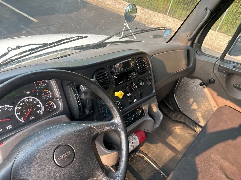 Medium Duty Box Truck-Light and Medium Duty Trucks-Freightliner-2020-M2-Obetz-OH-180,433\n\t\tmiles-$ 55,000 - Image 18