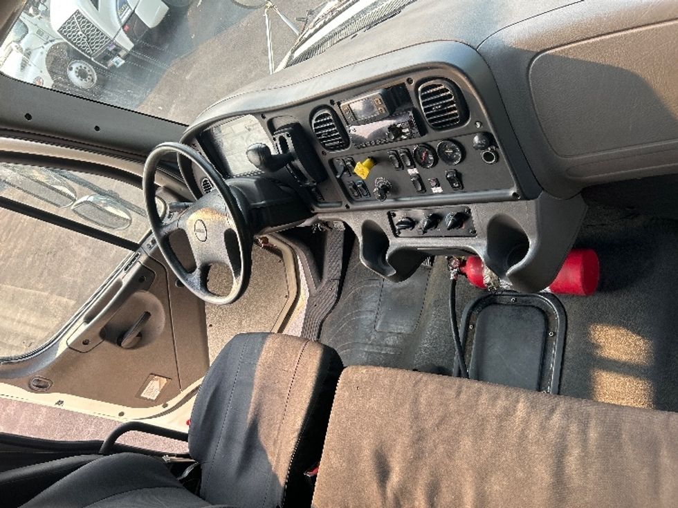 Medium Duty Box Truck-Light and Medium Duty Trucks-Freightliner-2020-M2-Obetz-OH-180,433\n\t\tmiles-$ 55,000 - Image 22
