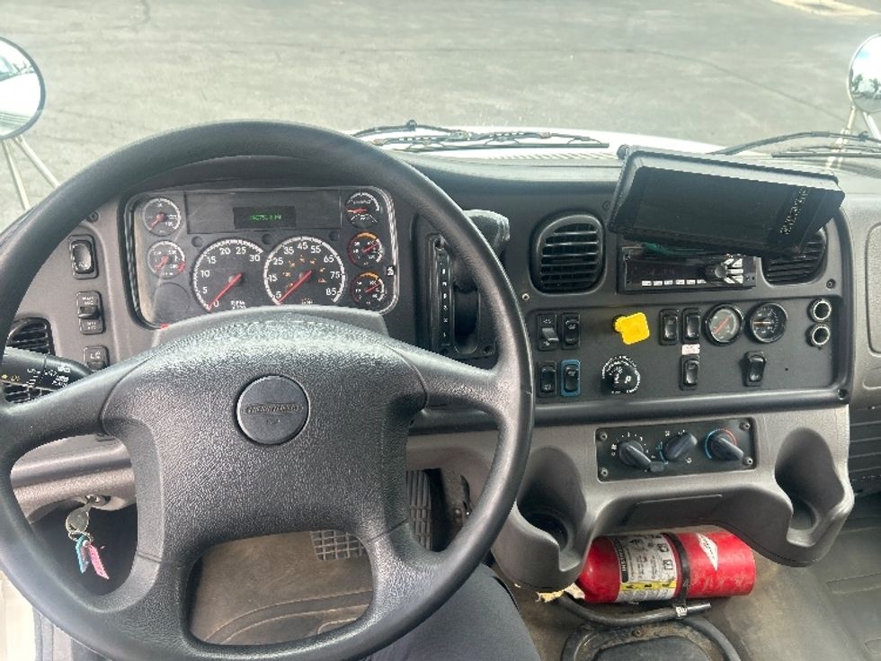 Medium Duty Box Truck-Light and Medium Duty Trucks-Freightliner-2020-M2-Obetz-OH-192,577\n\t\tmiles-$ 49,250 - Image 18