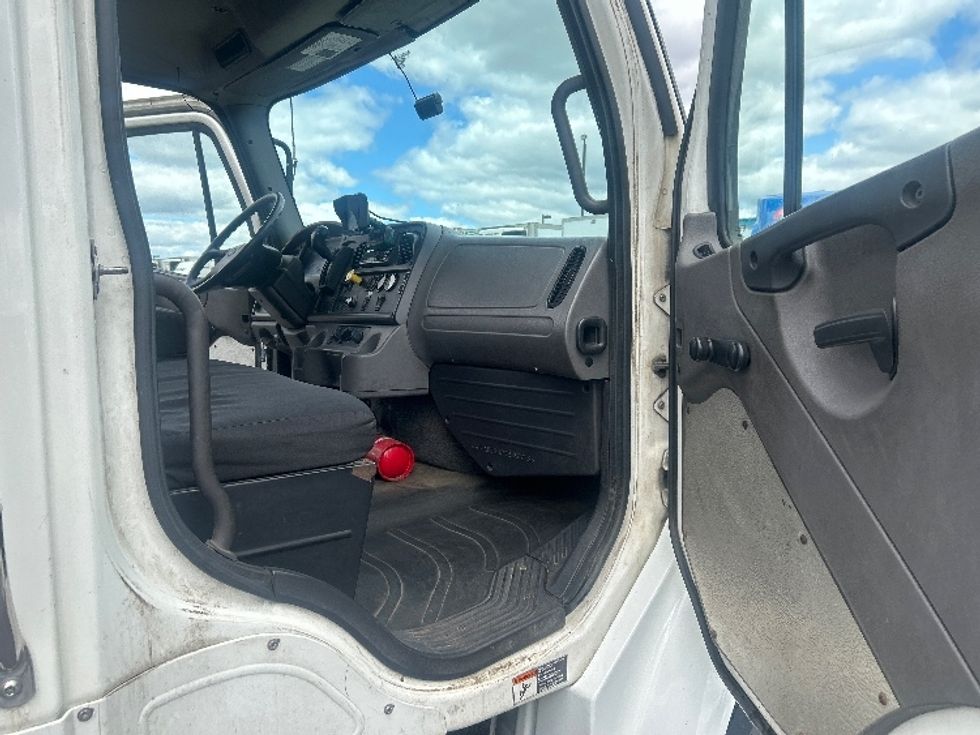 Medium Duty Box Truck-Light and Medium Duty Trucks-Freightliner-2020-M2-Obetz-OH-192,577\n\t\tmiles-$ 49,250 - Image 20